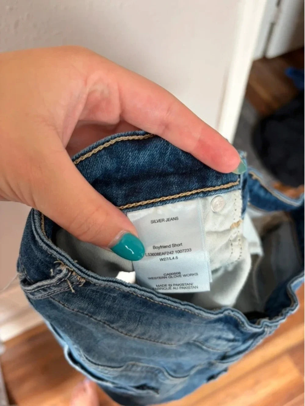 Silver Jeans Boyfriend Short size W27/L4.5